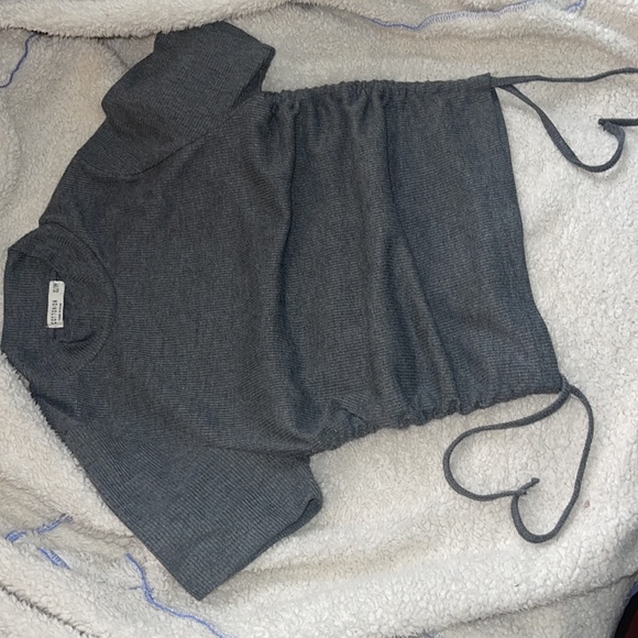 COTTON:ON XS crop top with strings to scrunch sides - Picture 3 of 3